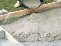 Réalisation d'une dalle pour un abri de jardin