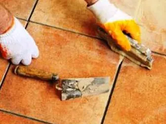 Comment poser des carreaux sur une dalle extérieure ?