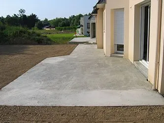 Vidéo de construction d'une terrasse avec dalle en béton