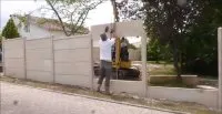 Vignette de l'article : La clôture en béton composée d'éléments préfabriqués