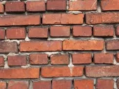 Maçonnerie en briques d'argile cuite